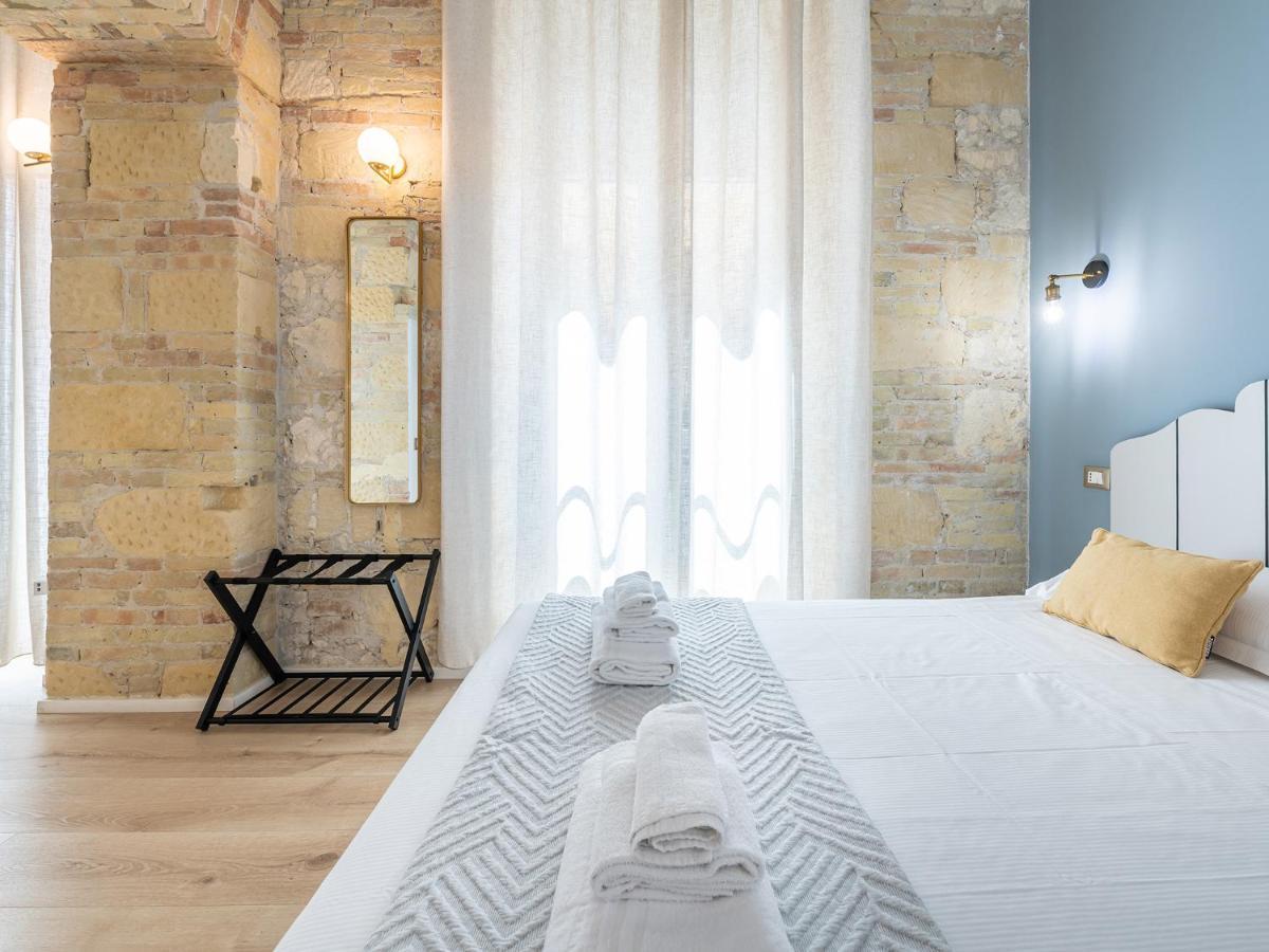 Orma Design Rooms - Historic Centre カリアリ エクステリア 写真