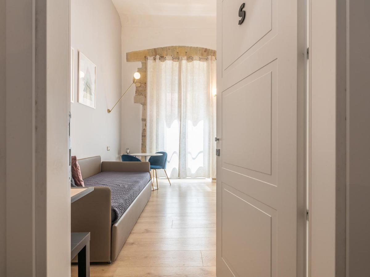 Orma Design Rooms - Historic Centre カリアリ エクステリア 写真