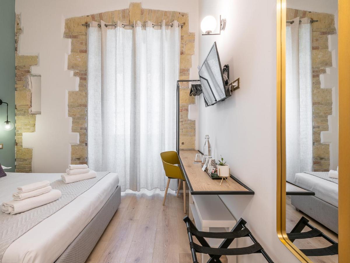 Orma Design Rooms - Historic Centre カリアリ エクステリア 写真
