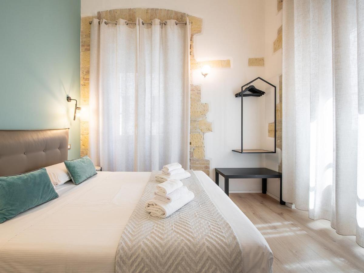 Orma Design Rooms - Historic Centre カリアリ エクステリア 写真