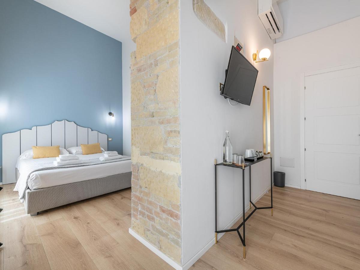 Orma Design Rooms - Historic Centre カリアリ エクステリア 写真