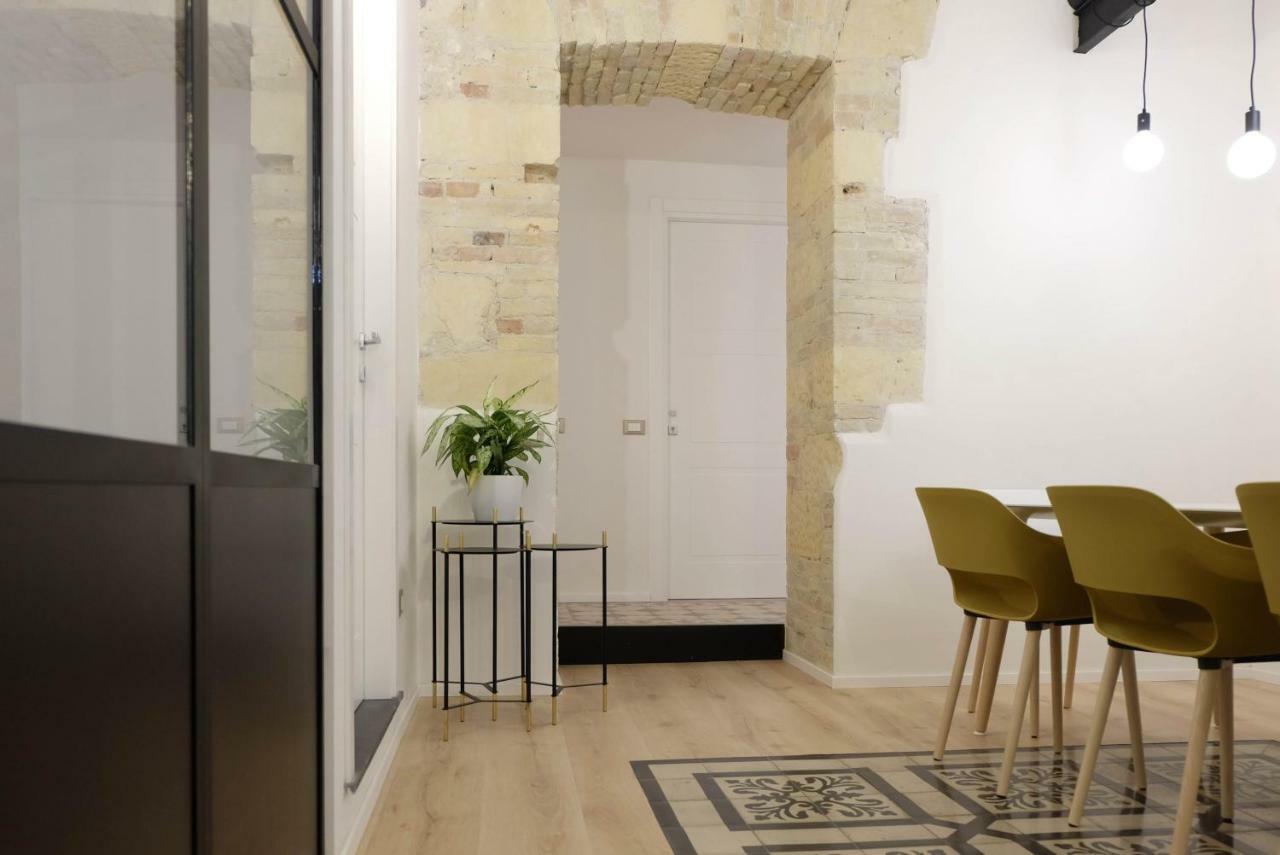 Orma Design Rooms - Historic Centre カリアリ エクステリア 写真