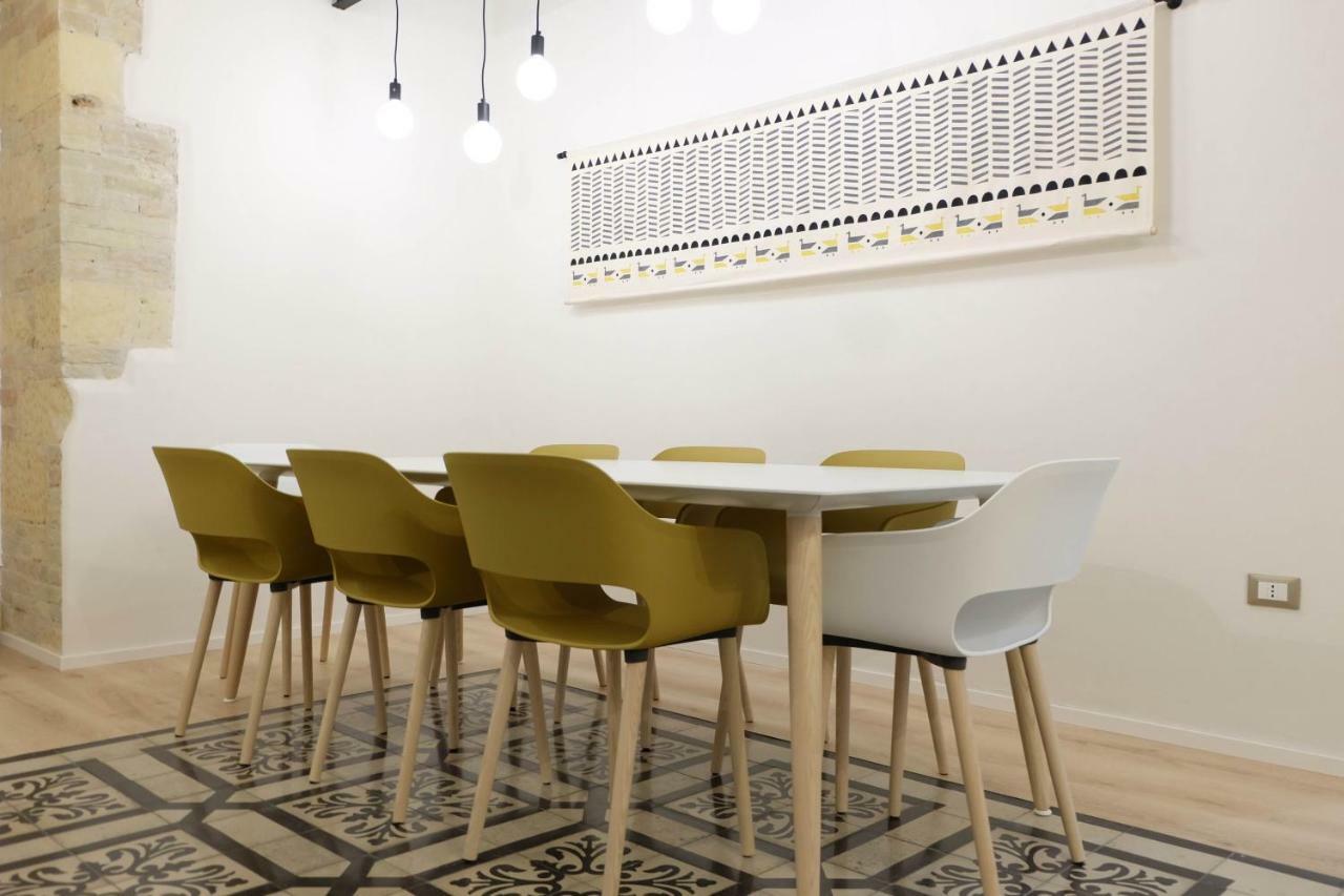 Orma Design Rooms - Historic Centre カリアリ エクステリア 写真