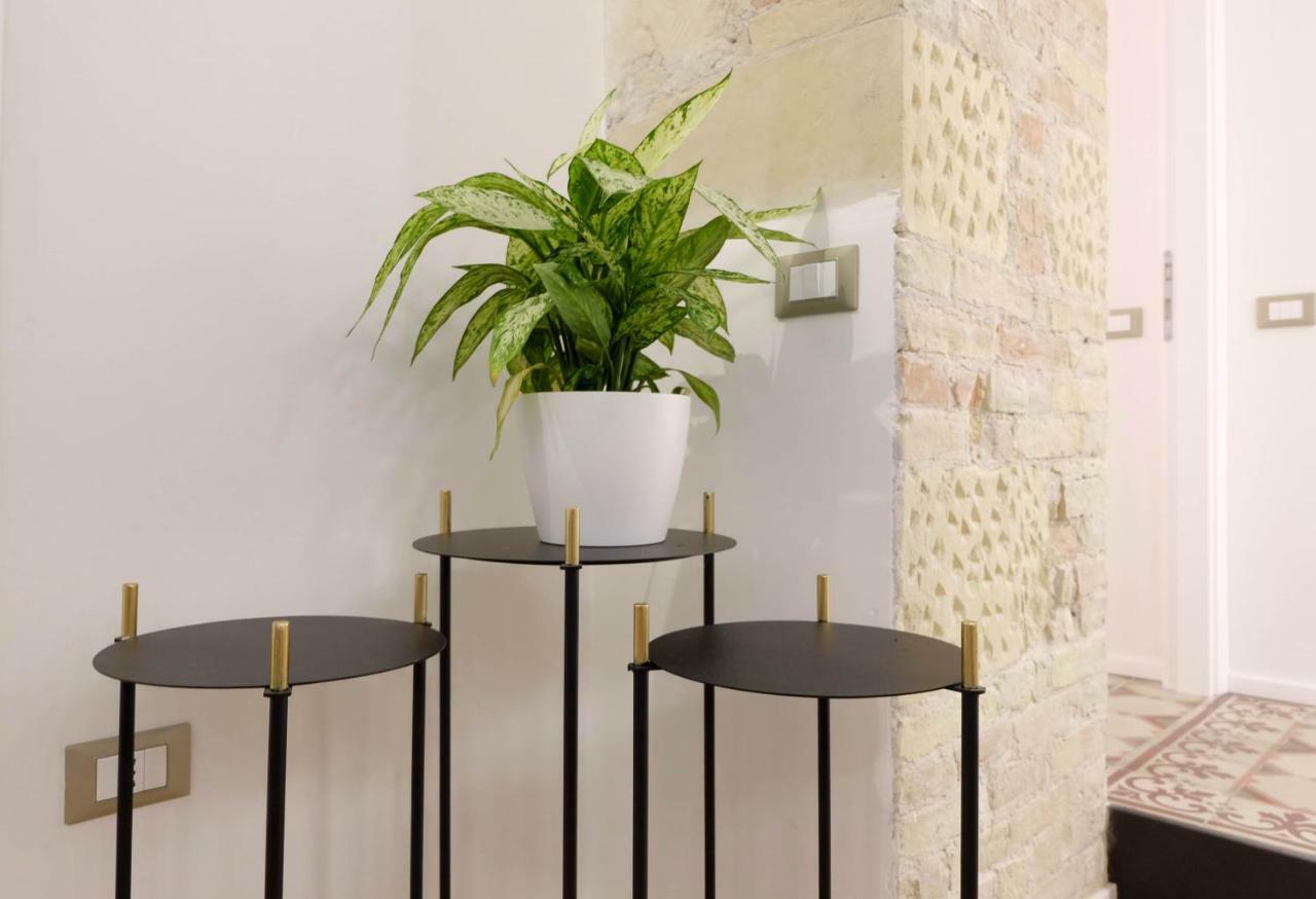 Orma Design Rooms - Historic Centre カリアリ エクステリア 写真
