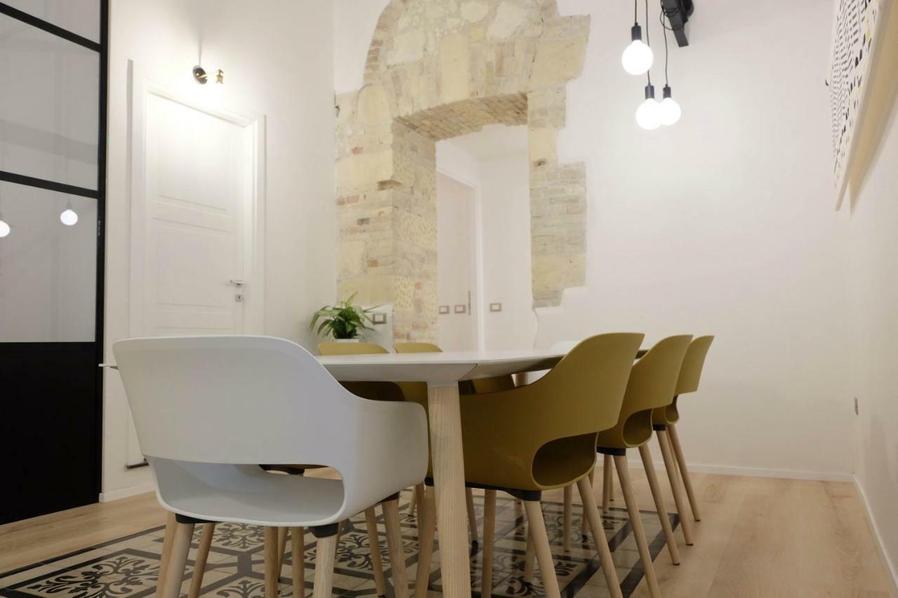 Orma Design Rooms - Historic Centre カリアリ エクステリア 写真
