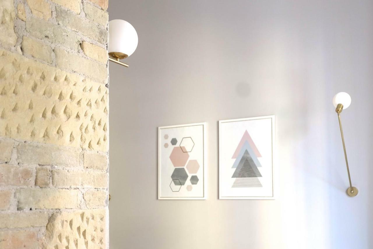 Orma Design Rooms - Historic Centre カリアリ エクステリア 写真