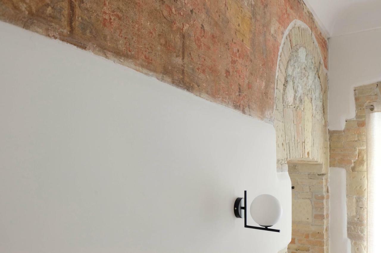 Orma Design Rooms - Historic Centre カリアリ エクステリア 写真